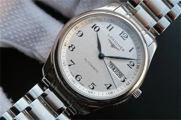 年轻人戴浪琴哪款女表好看（图）